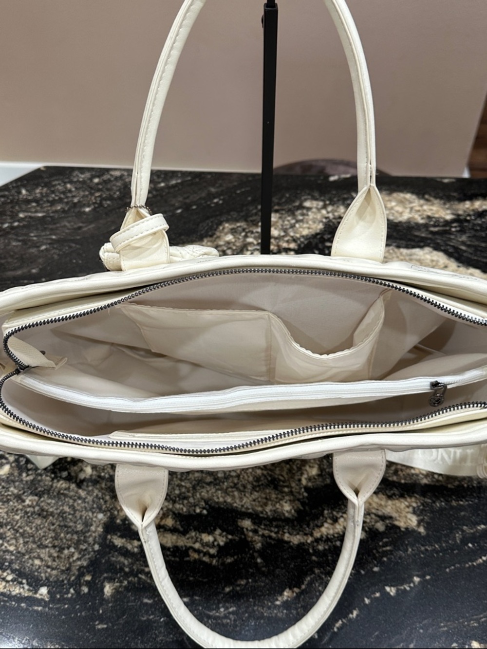 NWOT Valentino Orlandi Lg Quilted Tote - Picture 8 of 10
